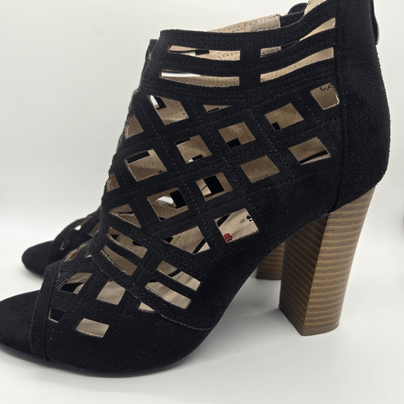 Hot Kiss Women's Black Casey Cutout Gladiator Heel Sandals Pumps 8 - Picture 2 of 10